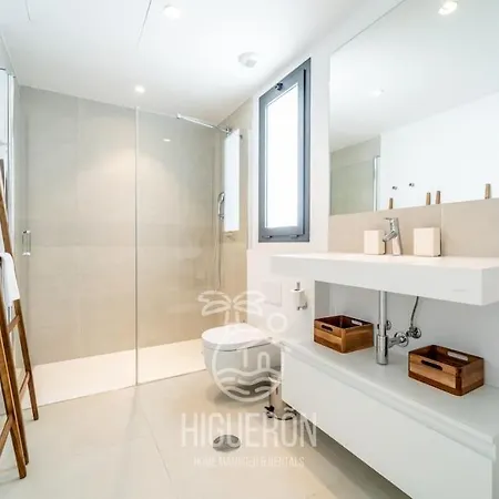 Апартаменты Higueronrentals The Aerie