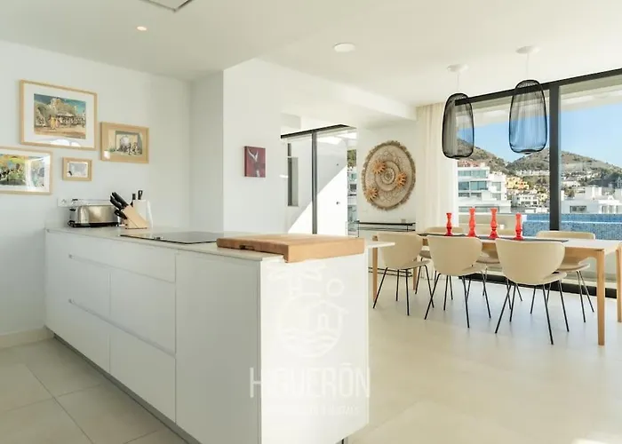 Higueronrentals The Aerie Apartamento